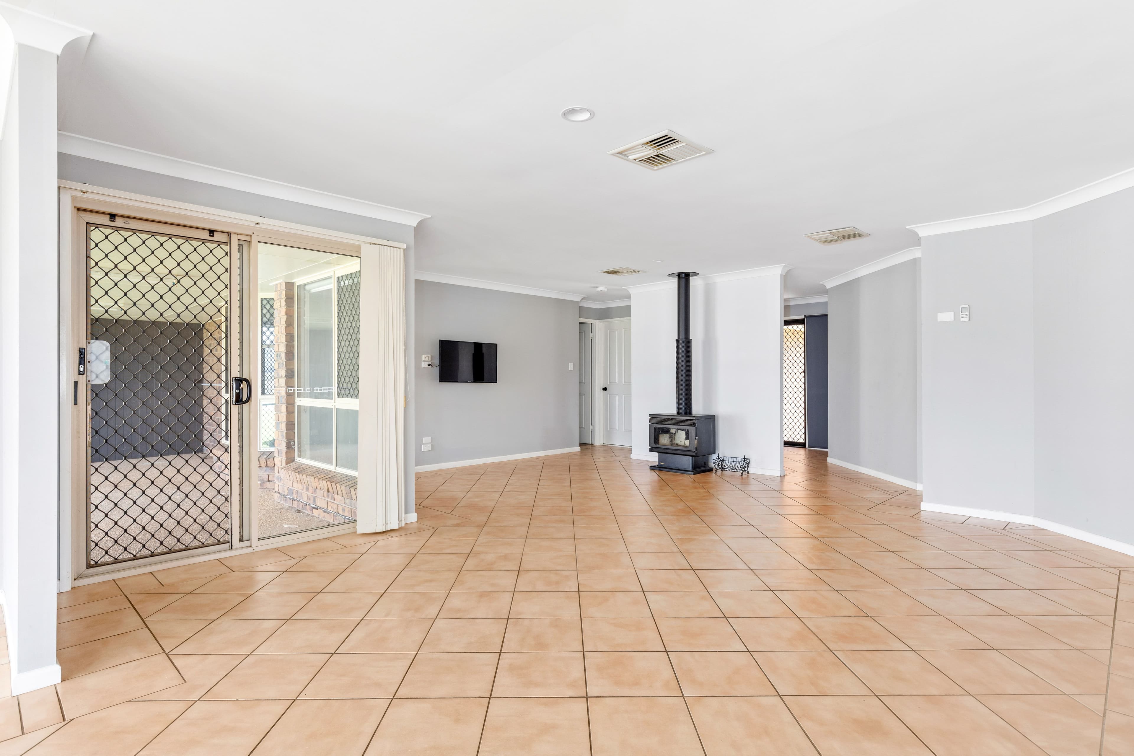 7 Kookaburra Court, Emerald QLD 4720, Emerald - Thumbnail 5