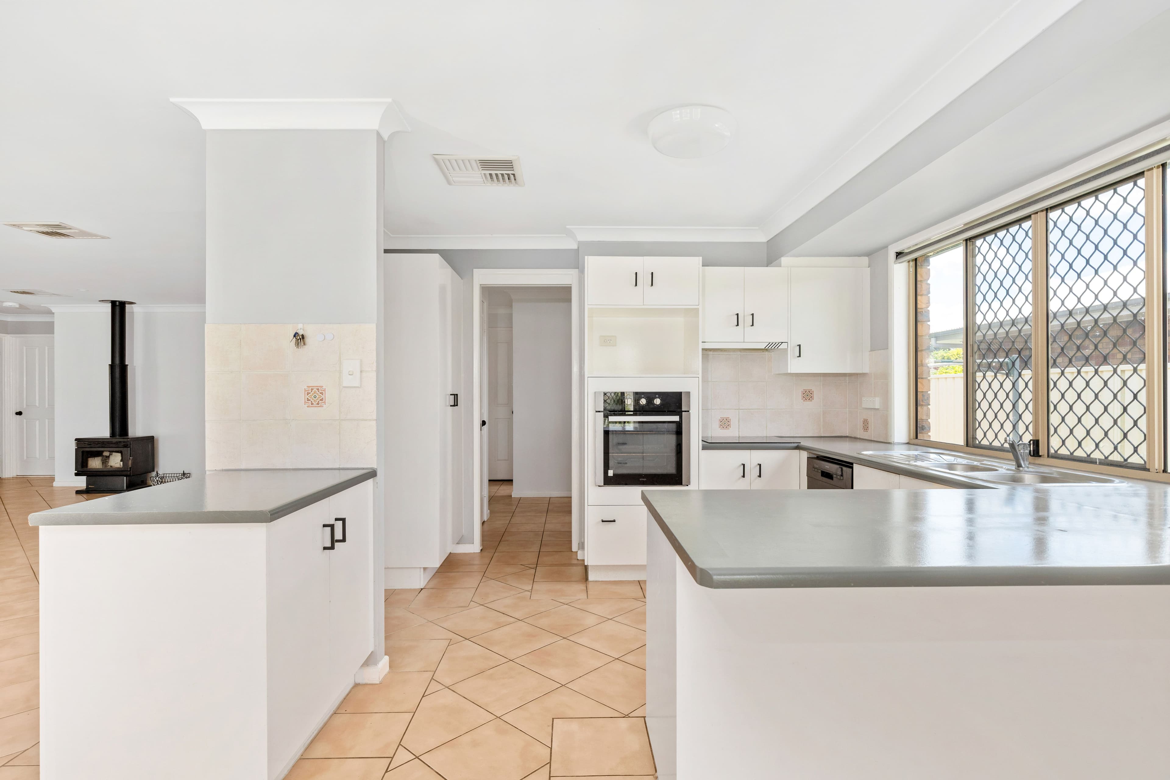 7 Kookaburra Court, Emerald QLD 4720, Emerald - Thumbnail 8