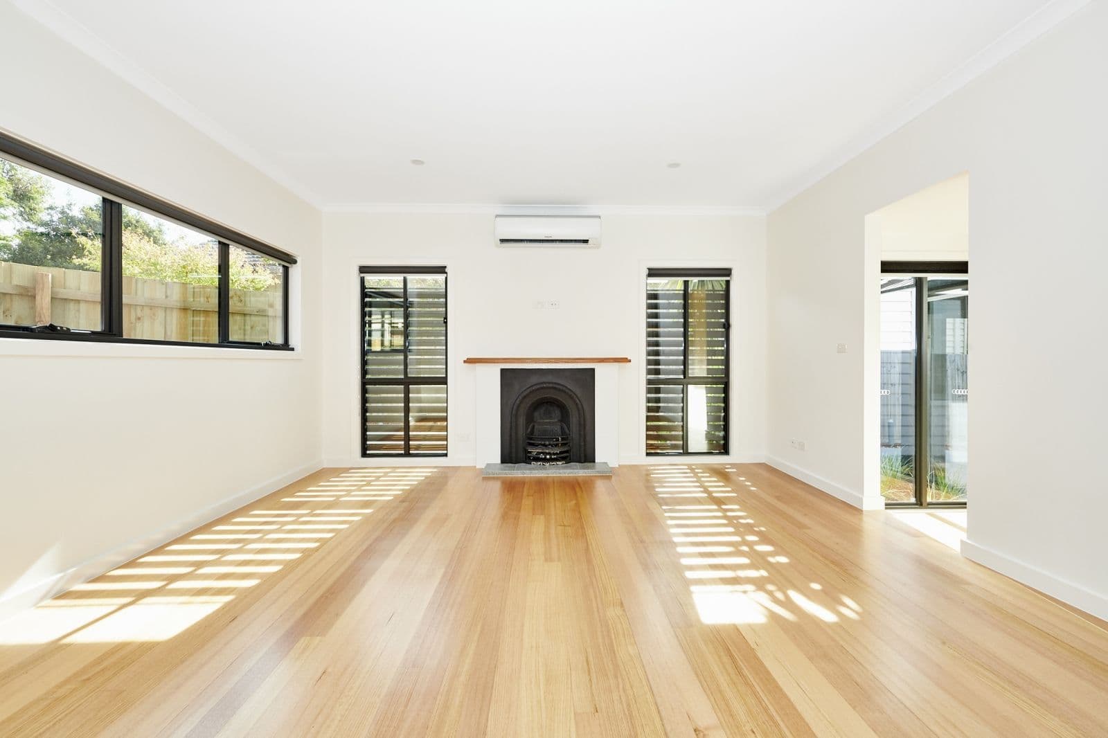 27 Devonshire Road, Watsonia VIC 3087, Watsonia - Thumbnail 3