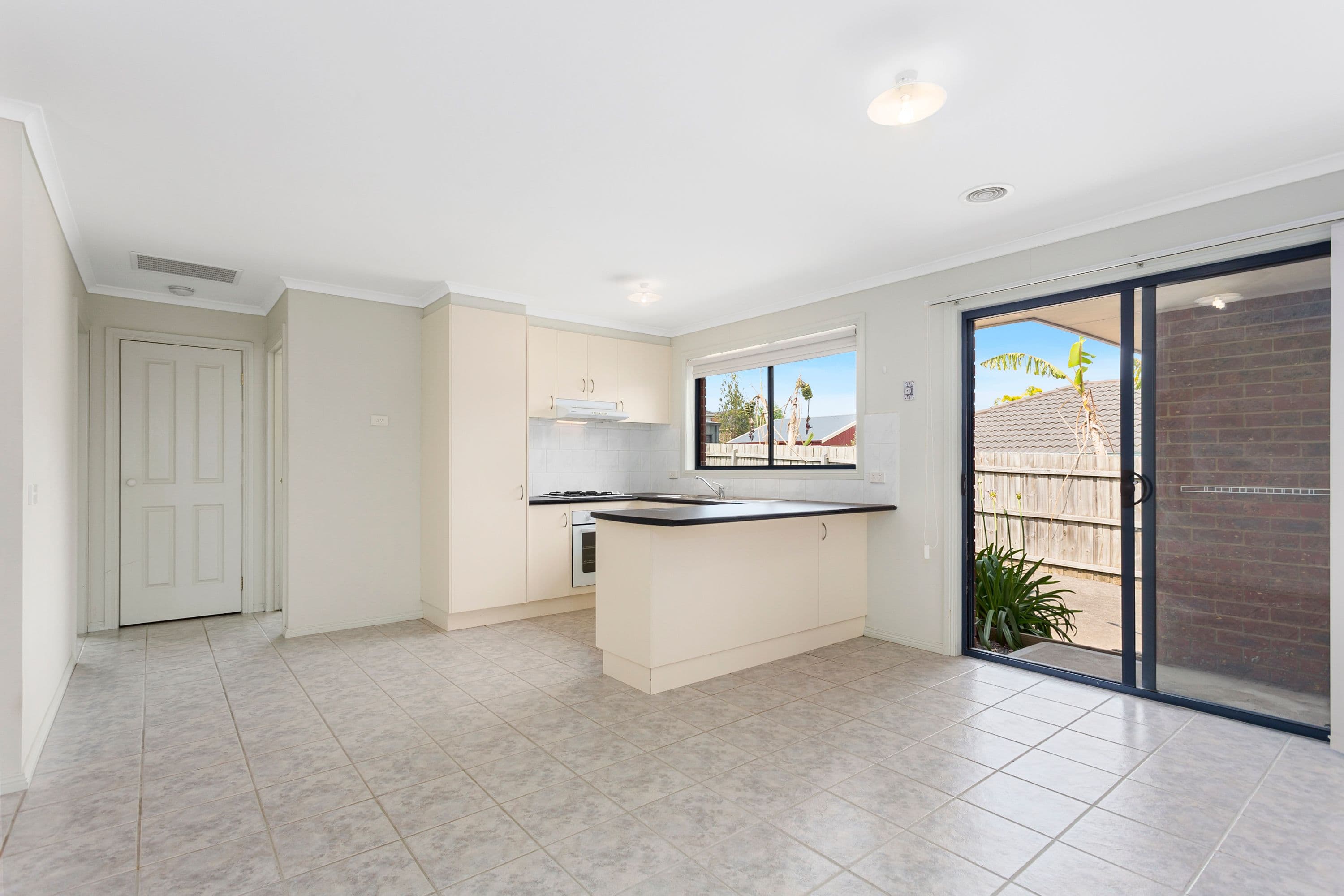 16 Donday Court, Pakenham VIC 3810, Pakenham - Thumbnail 4