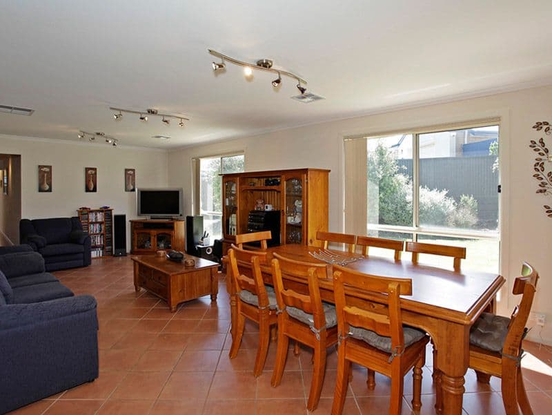 27 Kingfisher Road, NOARLUNGA DOWNS SA 5168, Noarlunga Downs - Thumbnail 2