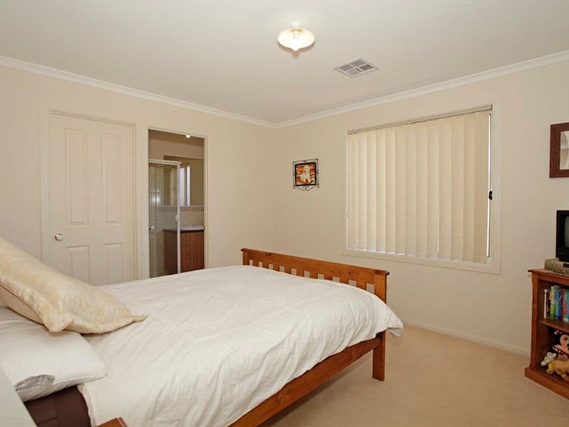 27 Kingfisher Road, NOARLUNGA DOWNS SA 5168, Noarlunga Downs - Thumbnail 8