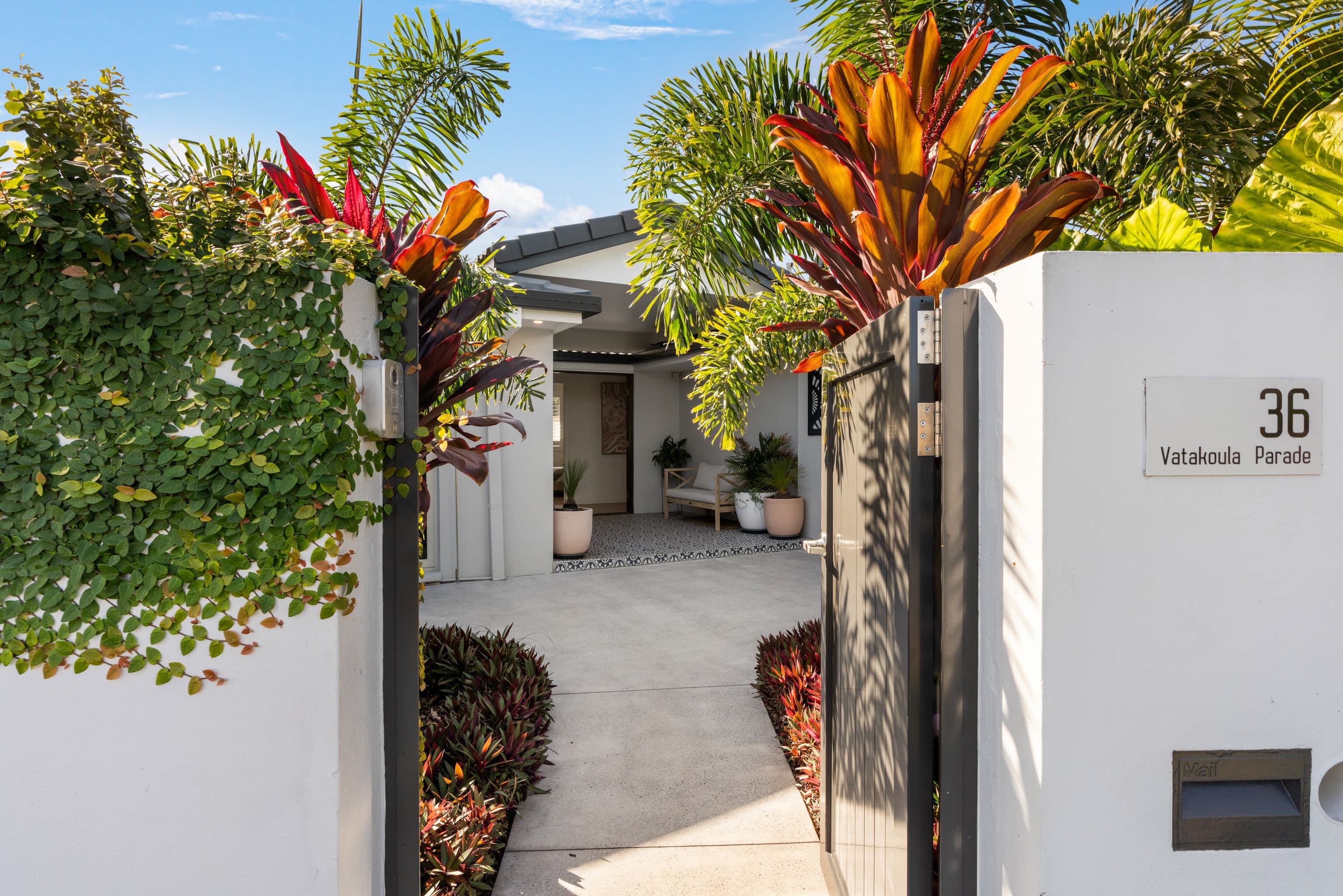 36 Vatakoula Parade, Mermaid Waters QLD 4218, Mermaid Waters - Thumbnail 4