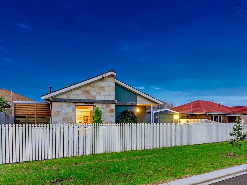 15 Milton Drive, Wyndham Vale VIC 3024, Wyndham Vale - Thumbnail 2