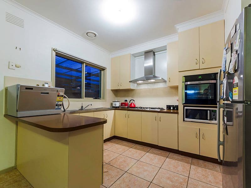 15 Milton Drive, Wyndham Vale VIC 3024, Wyndham Vale - Thumbnail 5