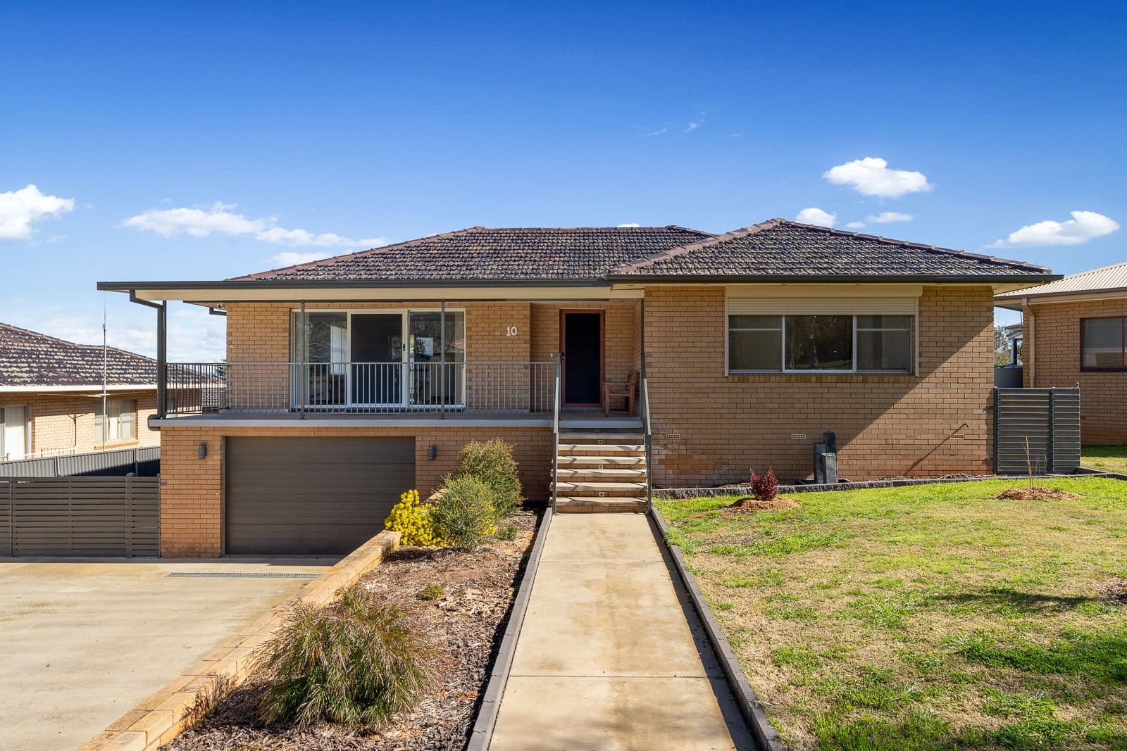 10 Elizabeth Avenue, Cowra NSW 2794, Cowra - Image 1