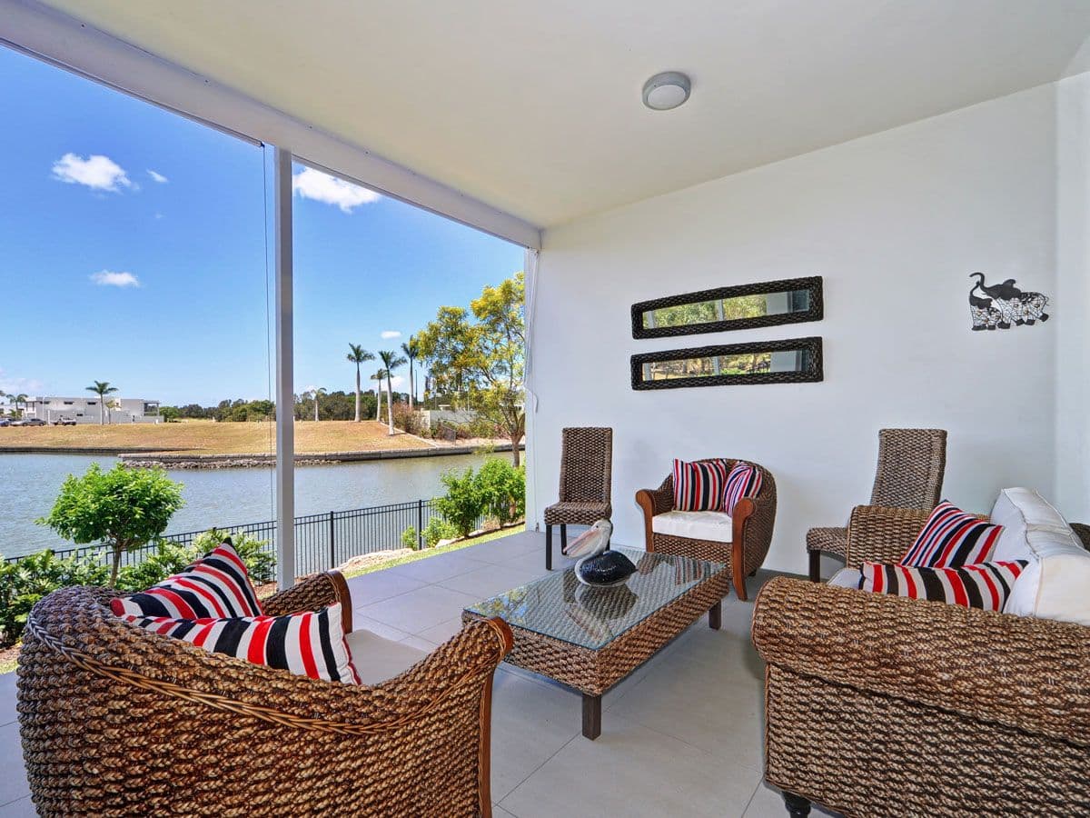 7527 Springfield Drive, Hope Island QLD 4212, Hope Island - Thumbnail 2