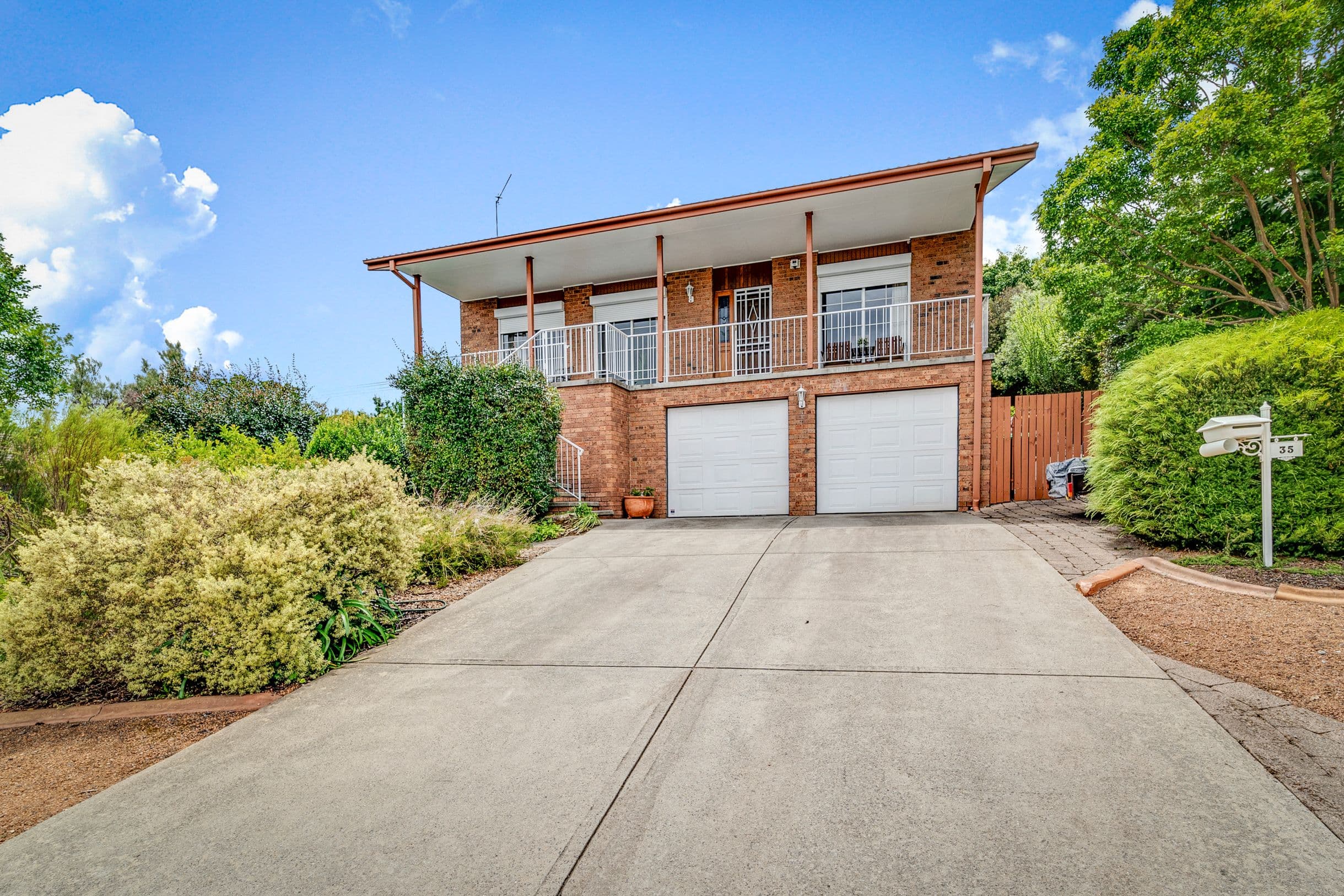 35 Willoughby Crescent, Gilmore ACT 2905, Gilmore - Thumbnail 2