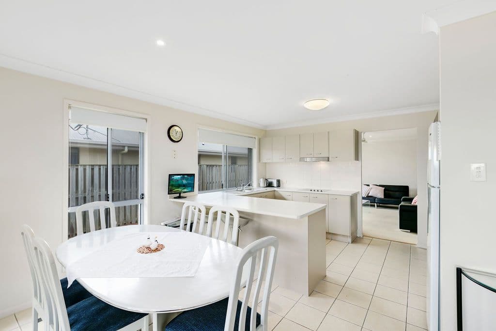 19 Tomah  Street, Pacific Pines QLD 4211, Pacific Pines - Thumbnail 3