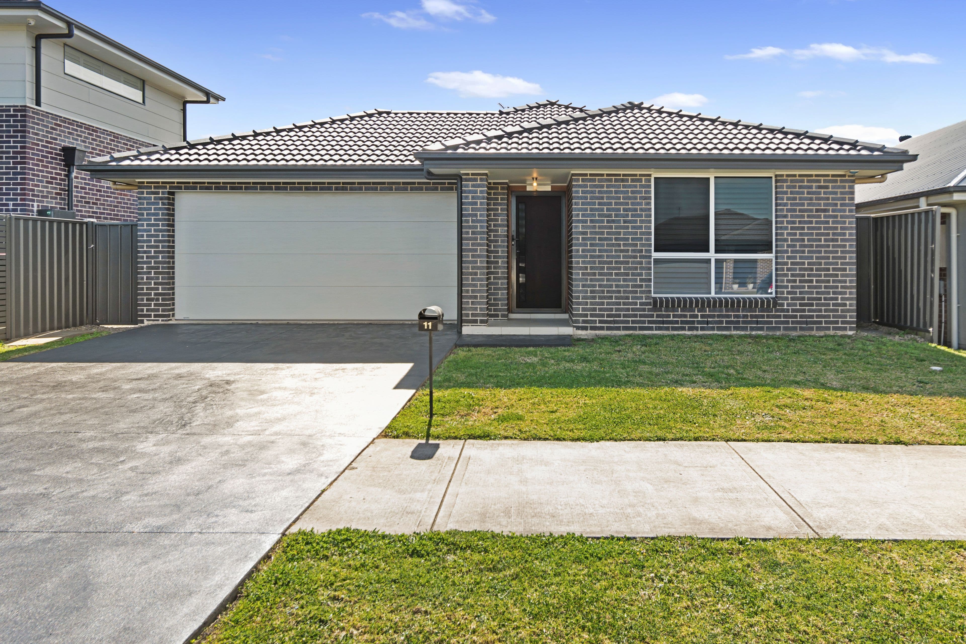 11 Wholahan Avenue, Horsley NSW 2530, Horsley - Image 1