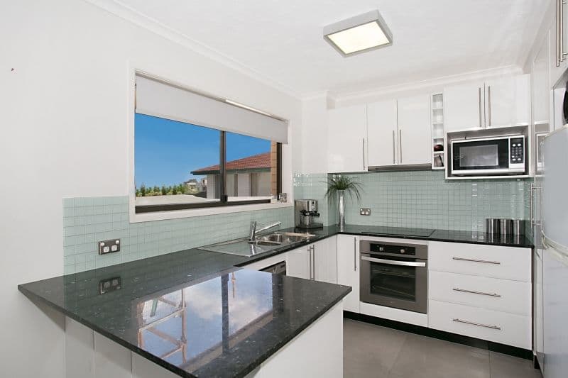 6 'Kona Court' 23 Australia Avenue, BROADBEACH QLD 4218, Broadbeach - Thumbnail 3