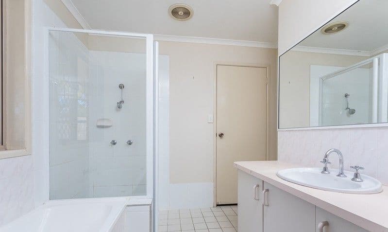 2 Kate Avenue, Deception Bay QLD 4508, Deception Bay - Thumbnail 4