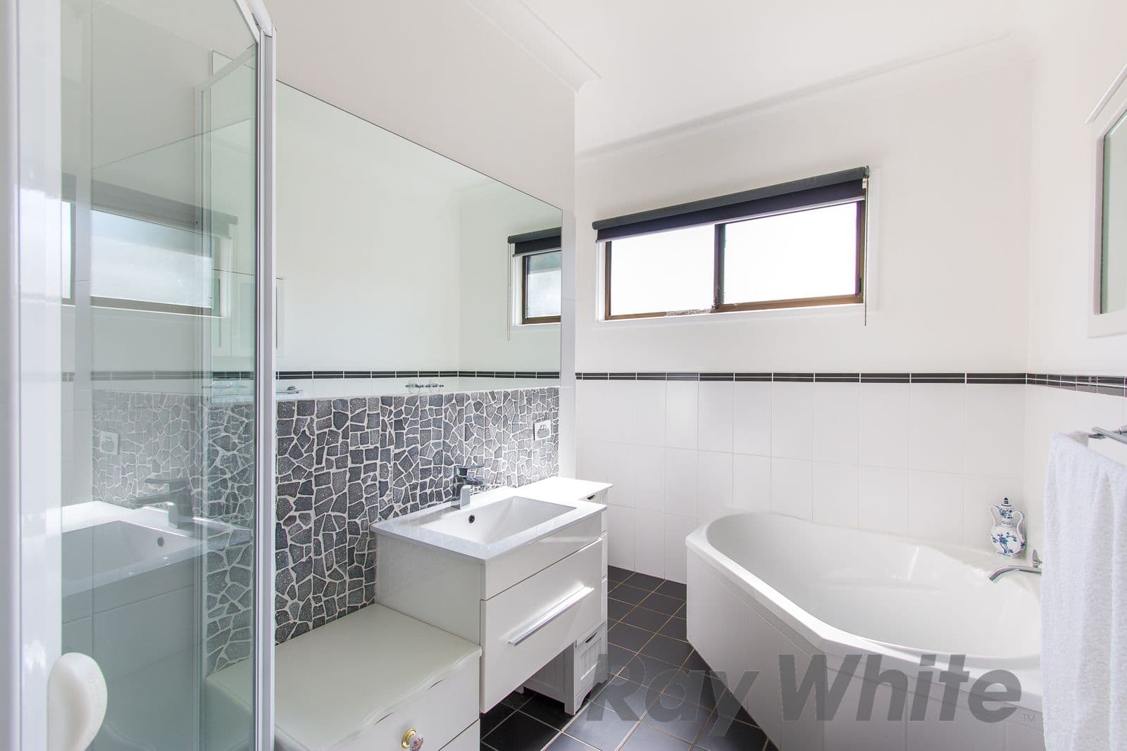 29 Lewers Street, Belmont - Thumbnail 8