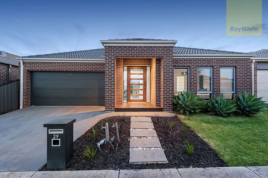 29 Thorngrove Avenue, Craigieburn VIC 3064, Craigieburn - Image 1