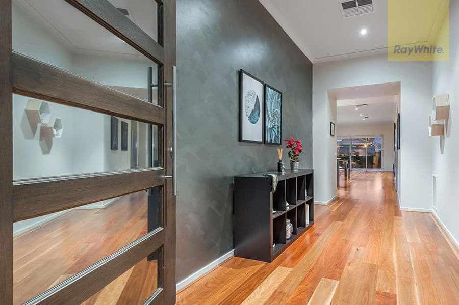 29 Thorngrove Avenue, Craigieburn VIC 3064, Craigieburn - Thumbnail 2