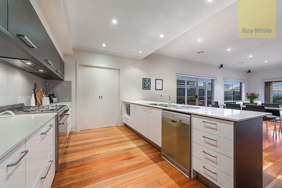 29 Thorngrove Avenue, Craigieburn VIC 3064, Craigieburn - Thumbnail 4