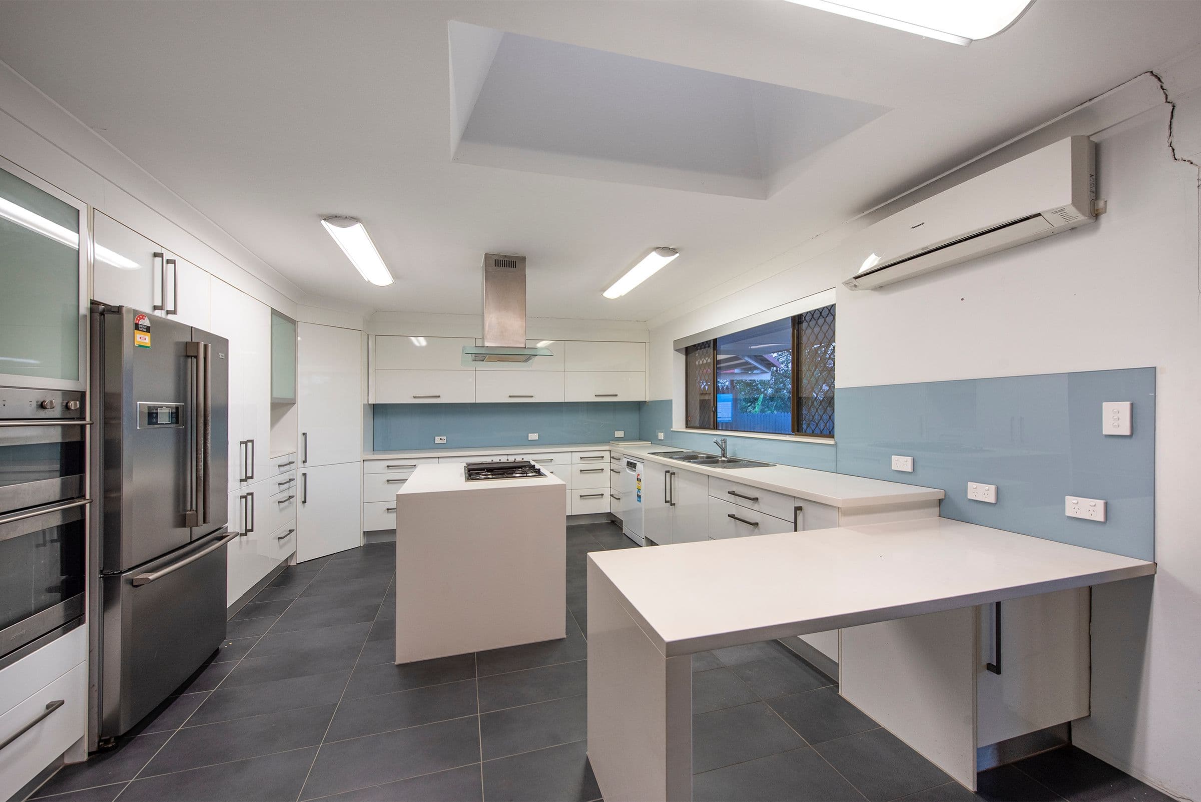 11 Kenora Street, Mansfield QLD 4122, Mansfield - Thumbnail 2