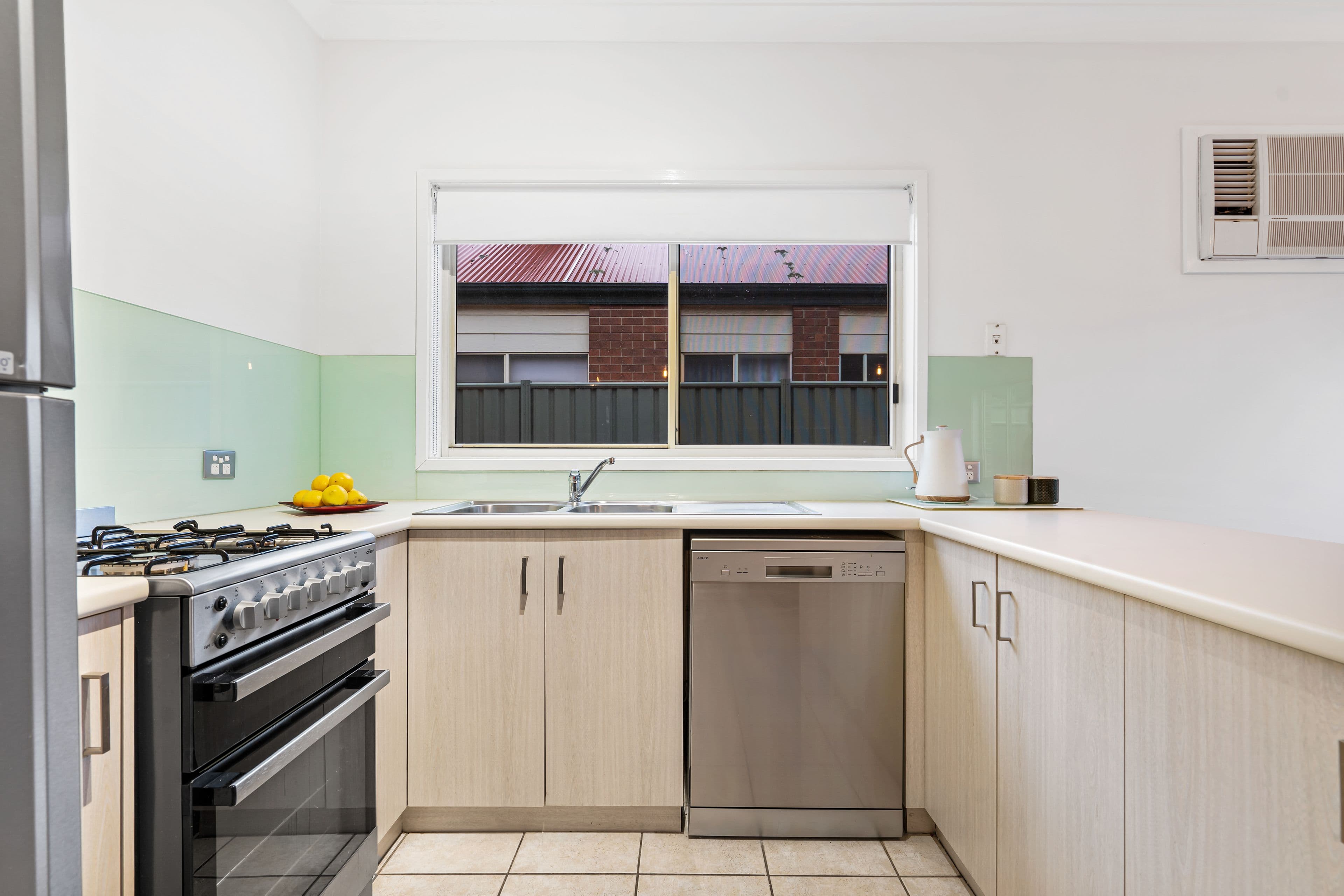 53 Kyneton Circuit, Caroline Springs VIC 3023, Caroline Springs - Thumbnail 3