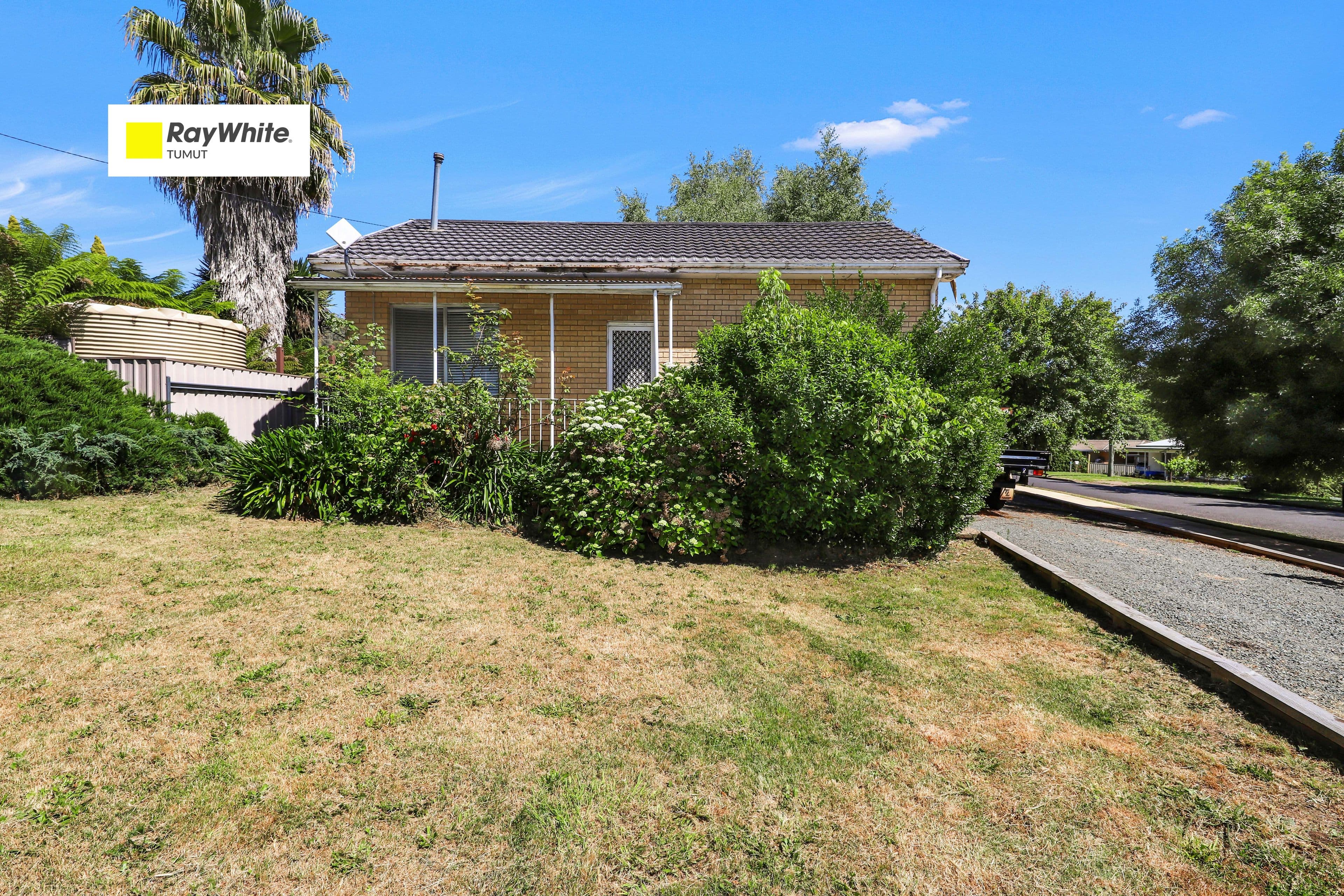 2 Ash Street, Batlow NSW 2730, Batlow - Image 1