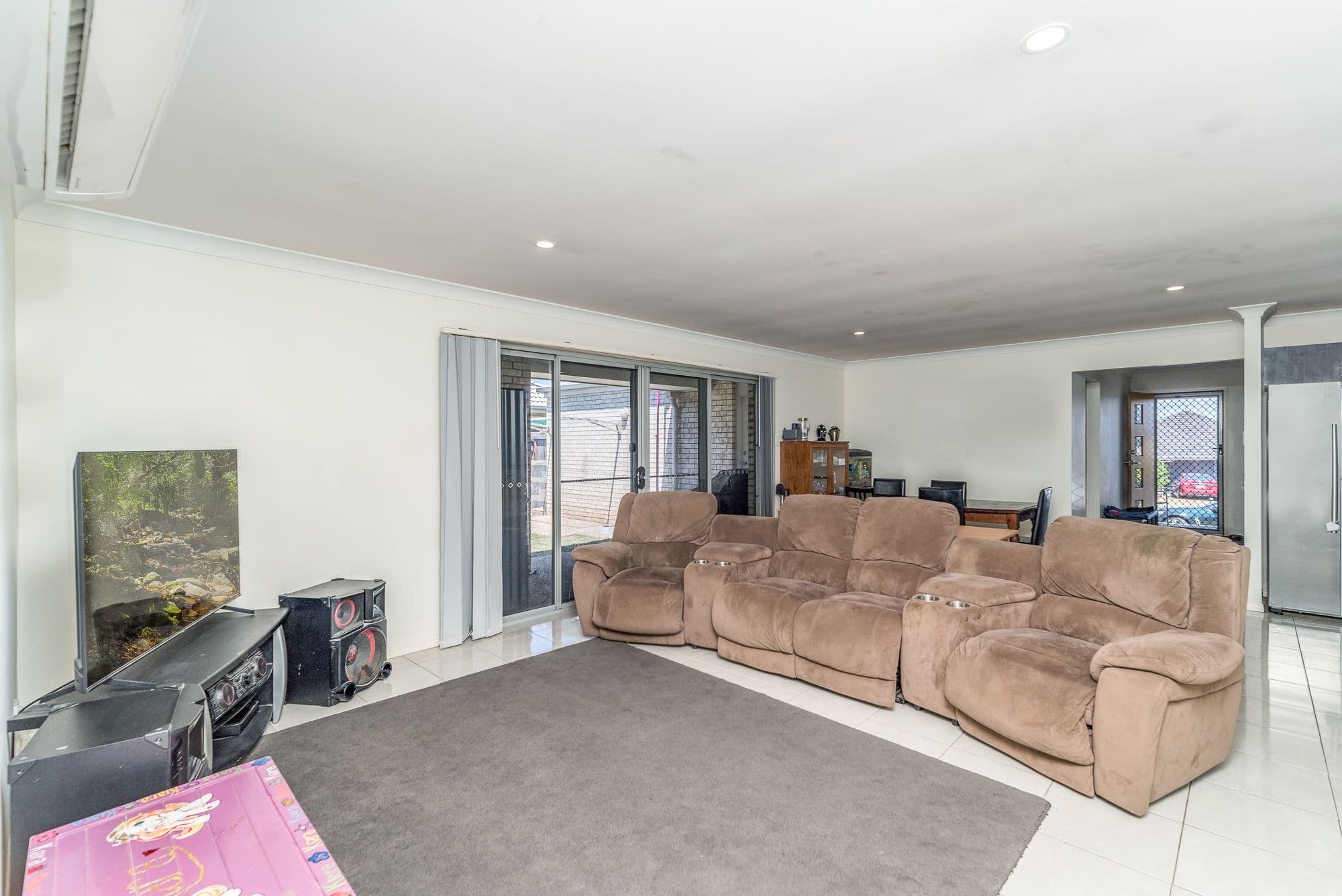 11 Phoebe Way, Gleneagle QLD 4285, Gleneagle - Thumbnail 3