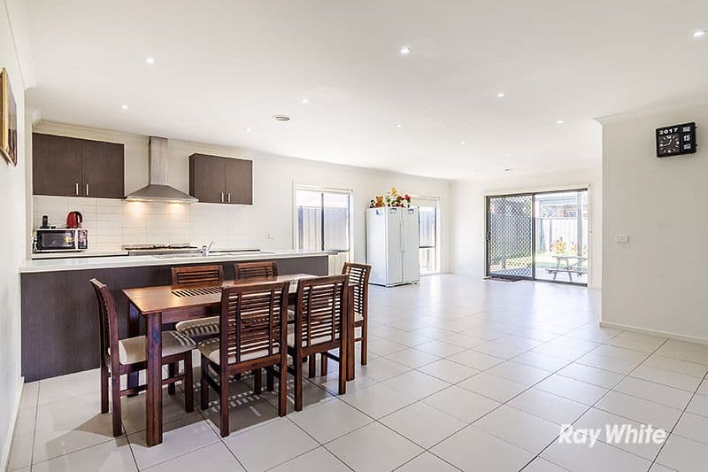 14 San Fratello Street, Clyde North VIC 3978, Clyde North - Thumbnail 4
