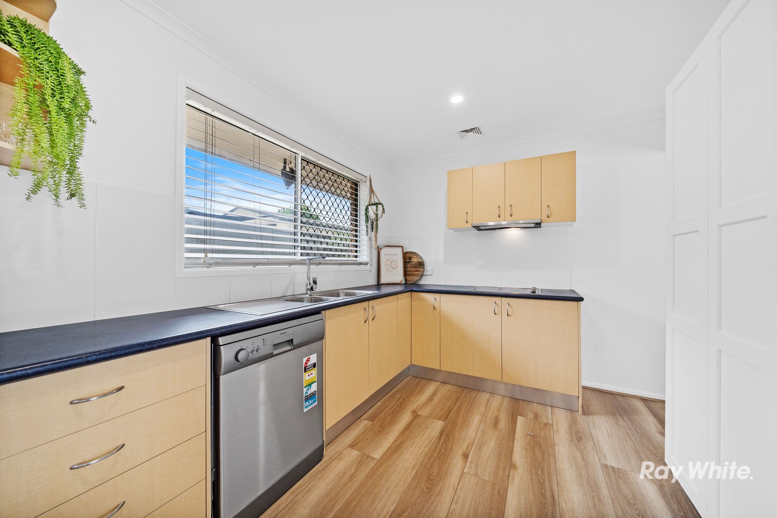 2 Ramin Street, Crestmead QLD 4132, Crestmead - Thumbnail 2