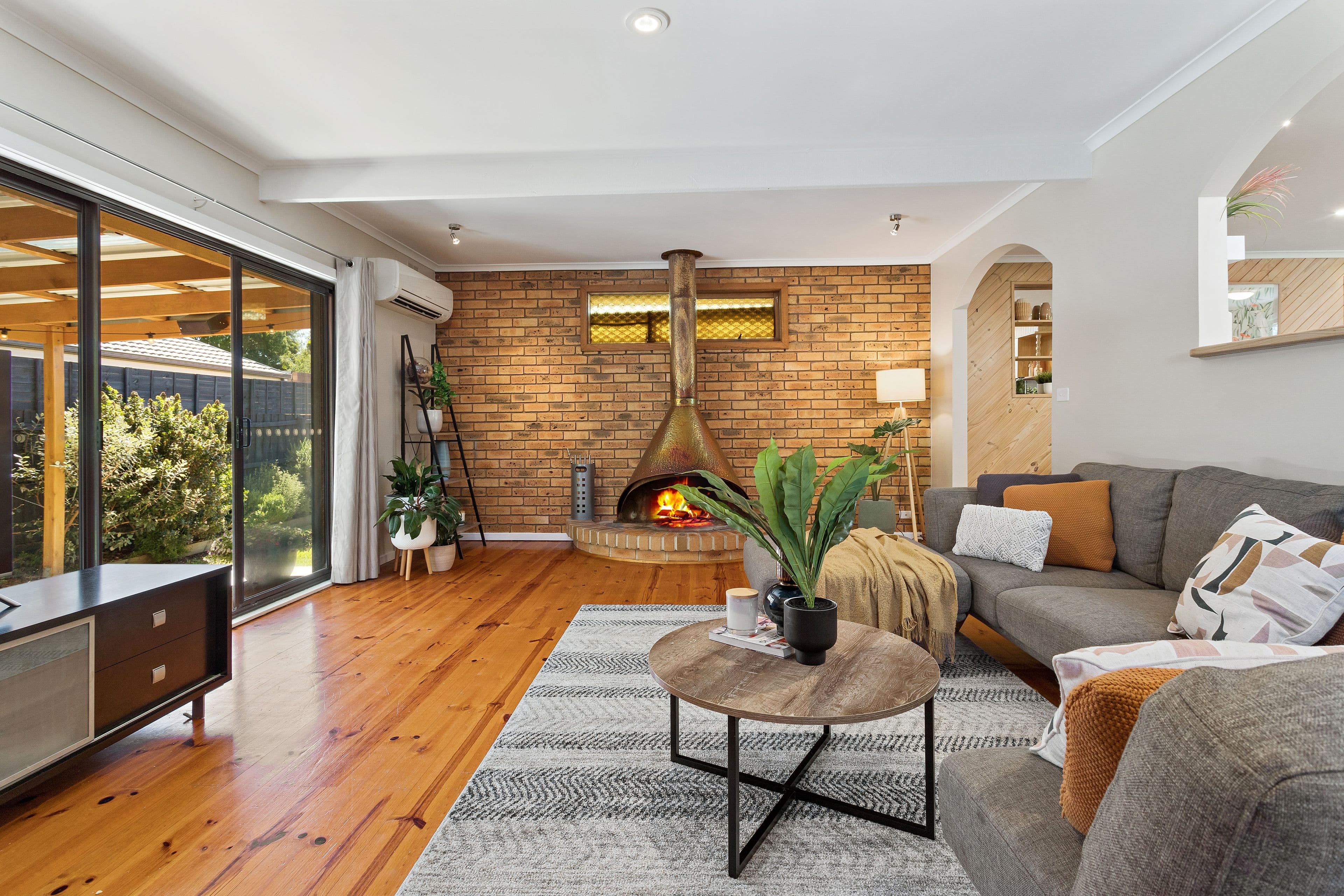 91 Esther Crescent, Mooroolbark VIC 3138, Mooroolbark - Thumbnail 2