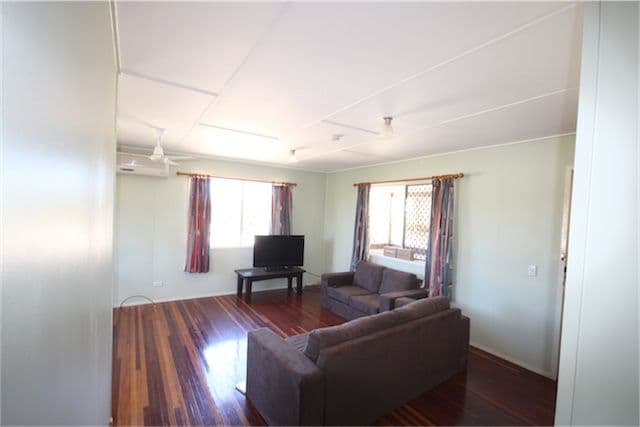 31 Middle Crescent, DYSART QLD 4745, Dysart - Thumbnail 3