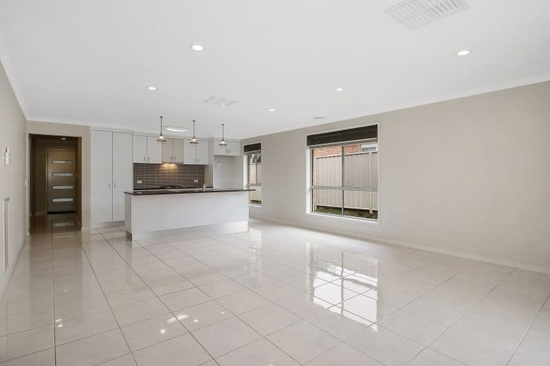 33 Carstens Street, Lavington NSW 2641, Lavington - Thumbnail 3