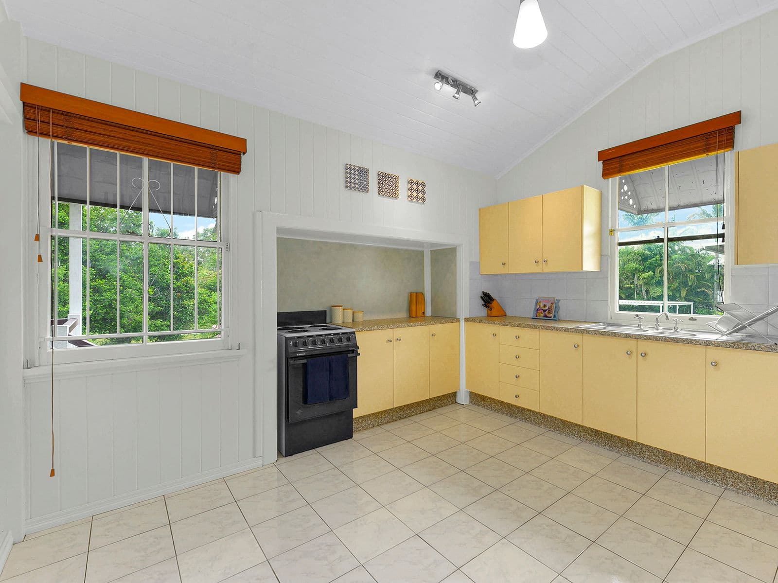 37 Burke Street, Coorparoo QLD 4151, Coorparoo - Thumbnail 6