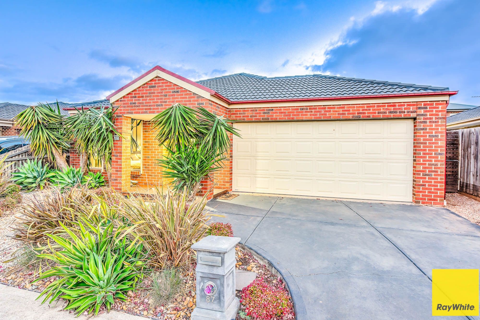 87 Rose Grange Boulevard, Tarneit VIC 3029, Tarneit - Thumbnail 3