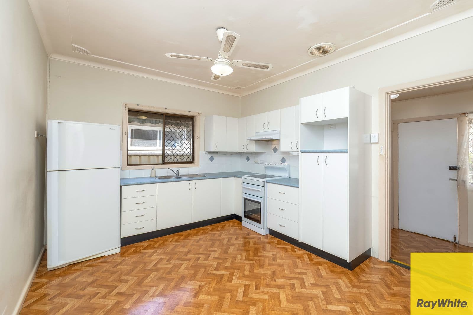 11 Commonwealth Avenue, Blackwall NSW 2256, Blackwall - Thumbnail 6