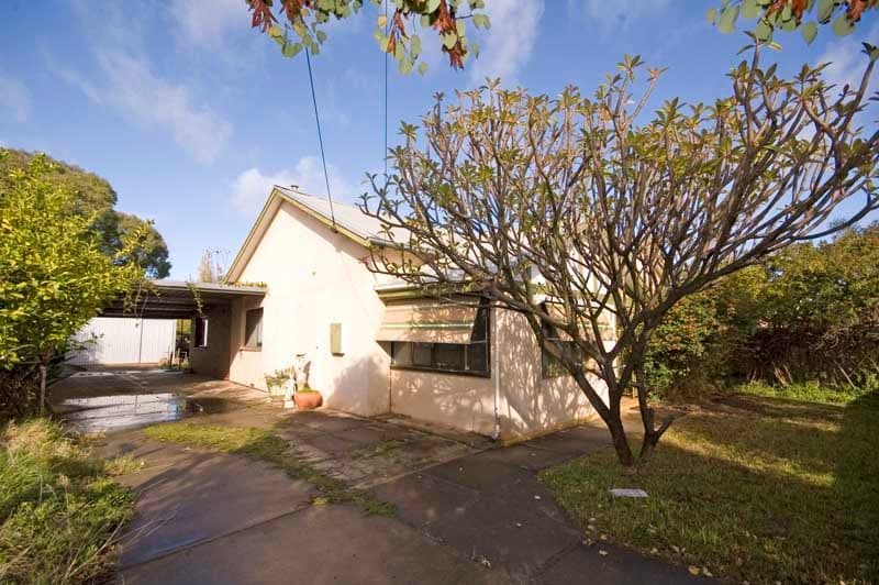15 Gowen Street, SHORNCLIFFE, QLD, 4017, Shorncliffe - Thumbnail 2