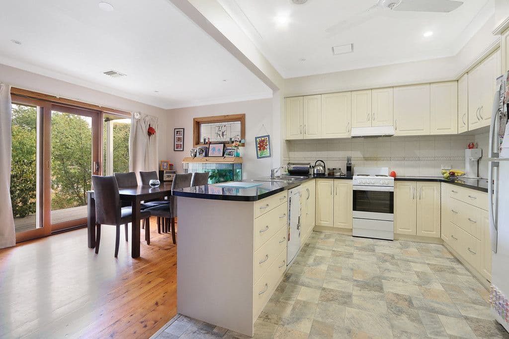 6 Parkview Parade, Benalla VIC 3672, Benalla - Thumbnail 8