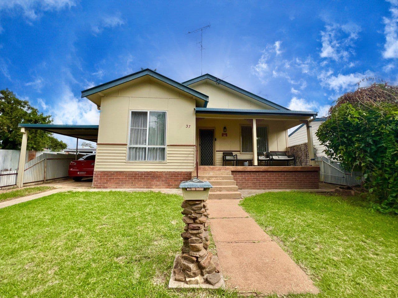 37 Woodward Street, Parkes NSW 2870, Parkes - Image 1