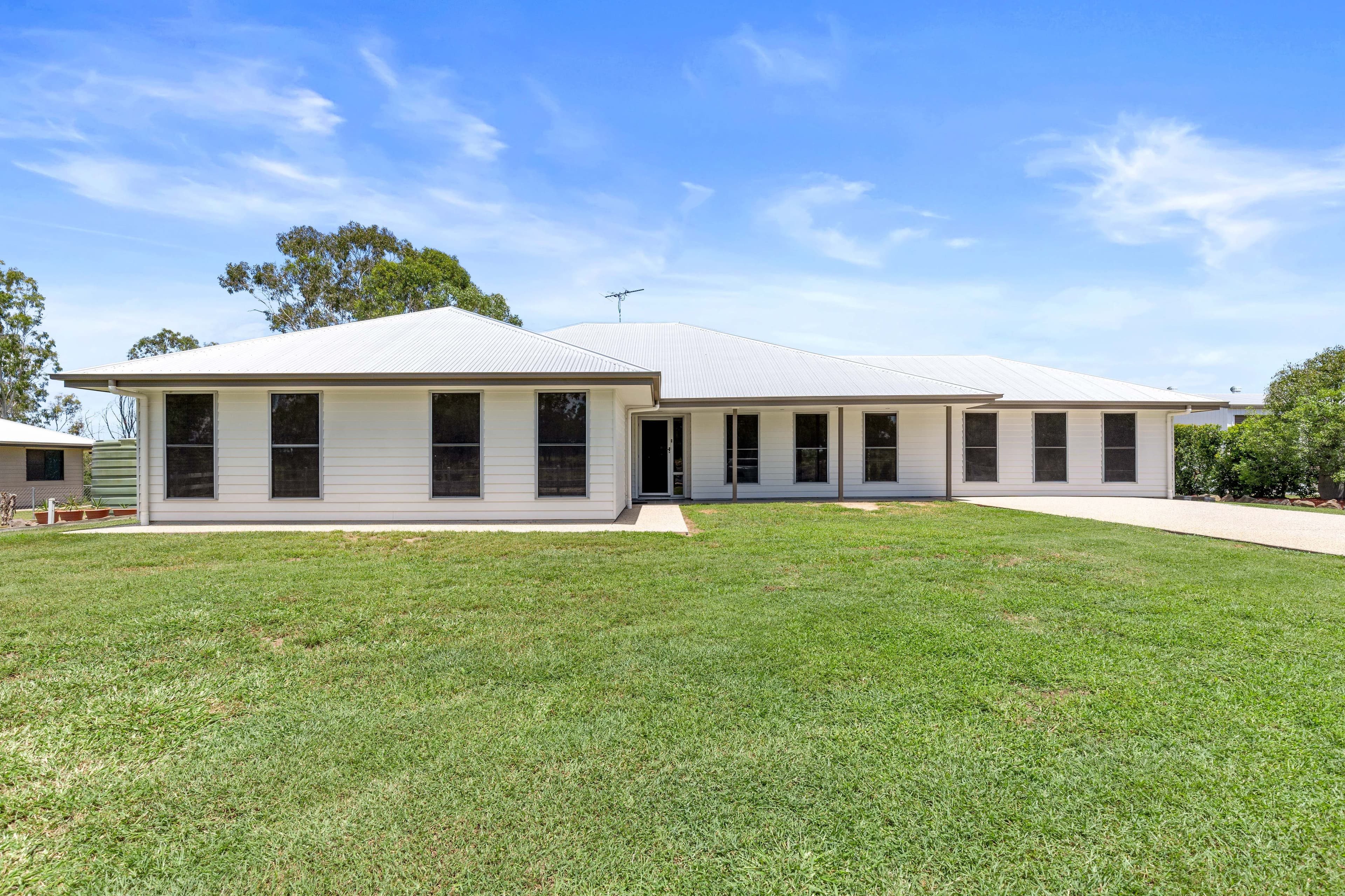 59 Patanga Place, Emerald QLD 4720, Emerald - Thumbnail 2