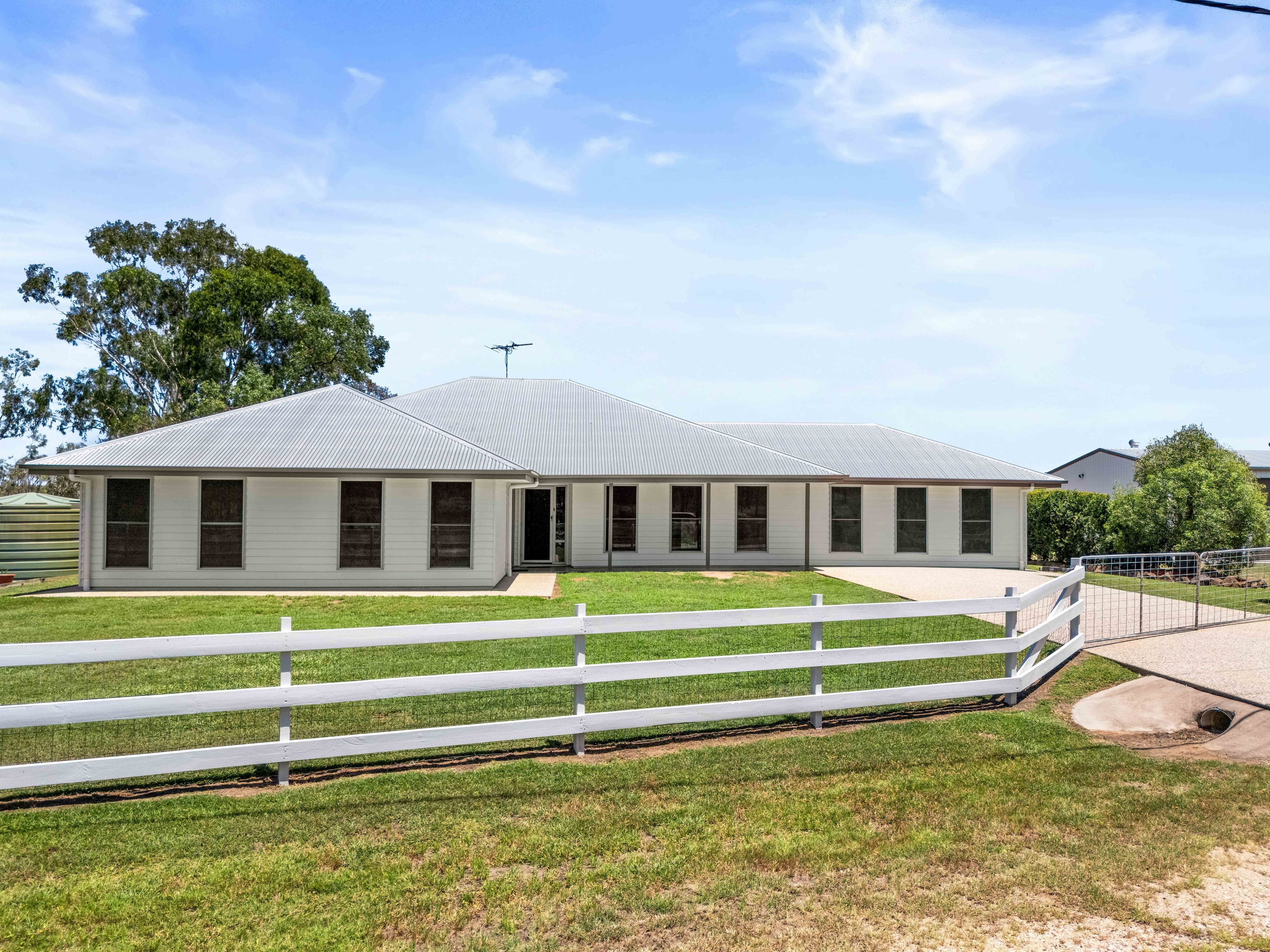 59 Patanga Place, Emerald QLD 4720, Emerald - Thumbnail 3