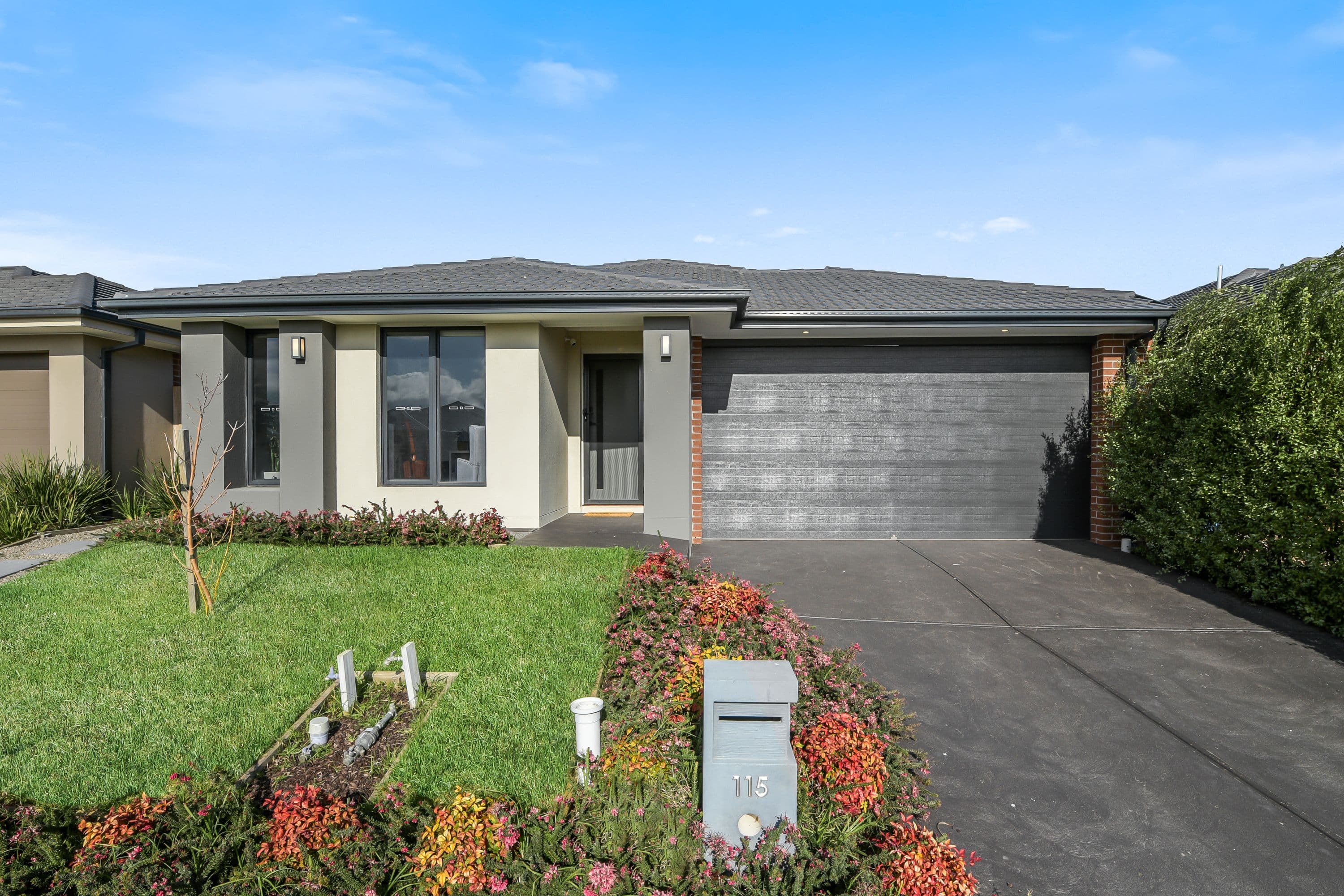 115 Rossiter Retreat, Cranbourne North VIC 3977, Cranbourne North - Thumbnail 2