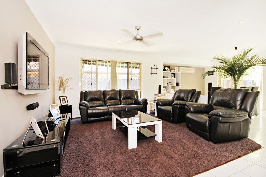 33 Lambor Drive, MUDGEERABA QLD 4213, Mudgeeraba - Thumbnail 3
