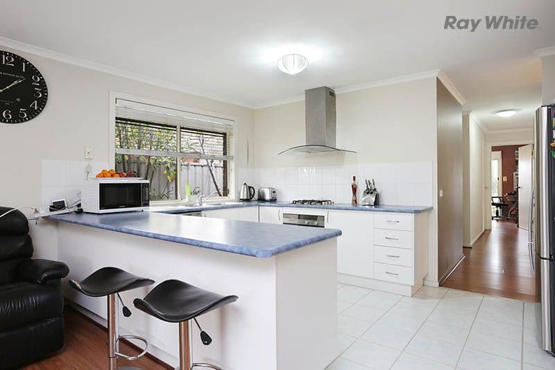 8 Stoneman Turn, Point Cook VIC 3030, Point Cook - Thumbnail 4