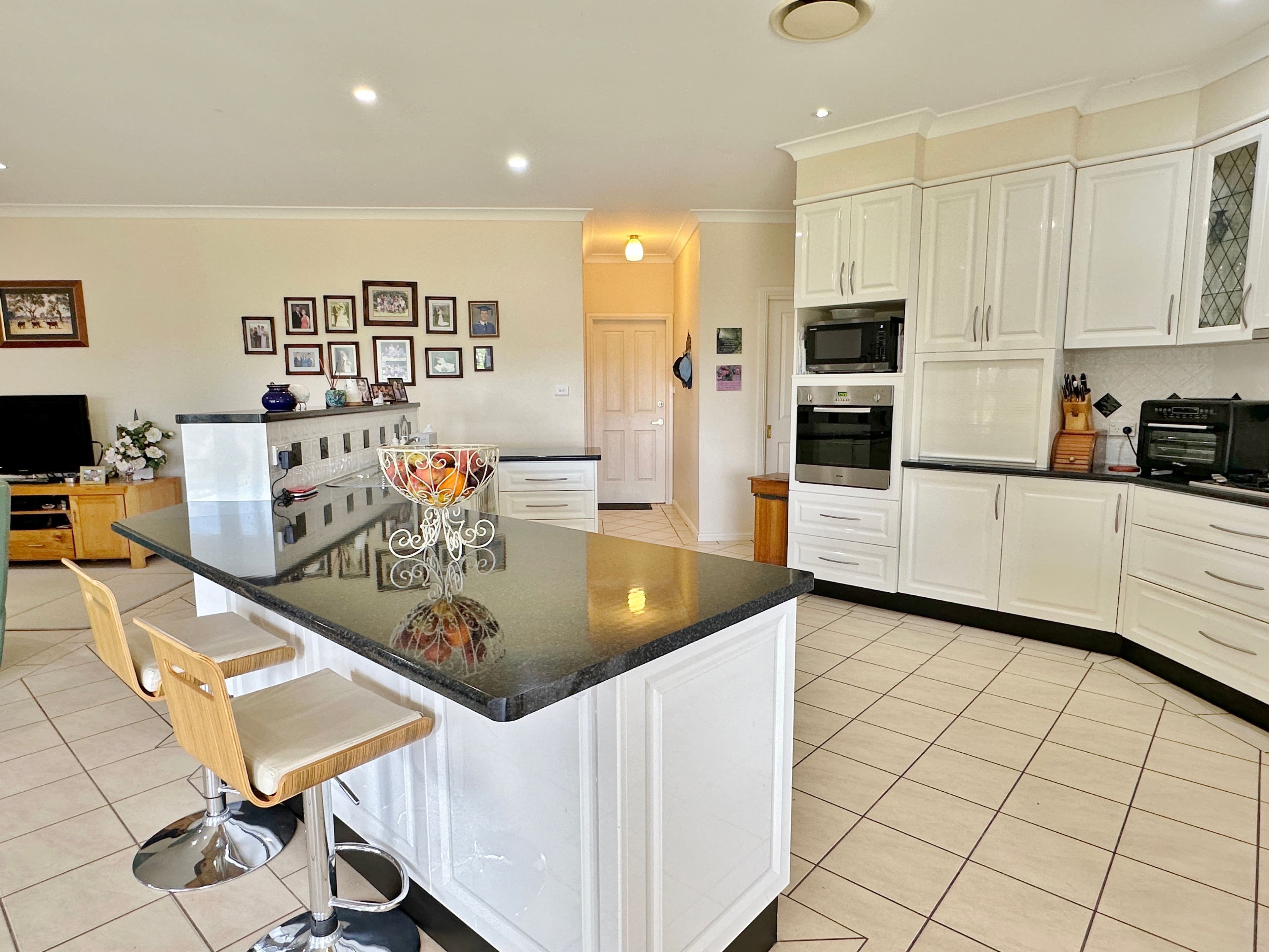 6 Powderlys Road, Young NSW 2594, Young - Thumbnail 5