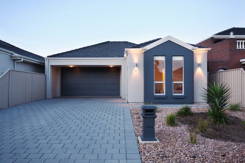 4 Heysen Crescent, WEST LAKES SHORE SA 5020, West Lakes Shore - Image 1