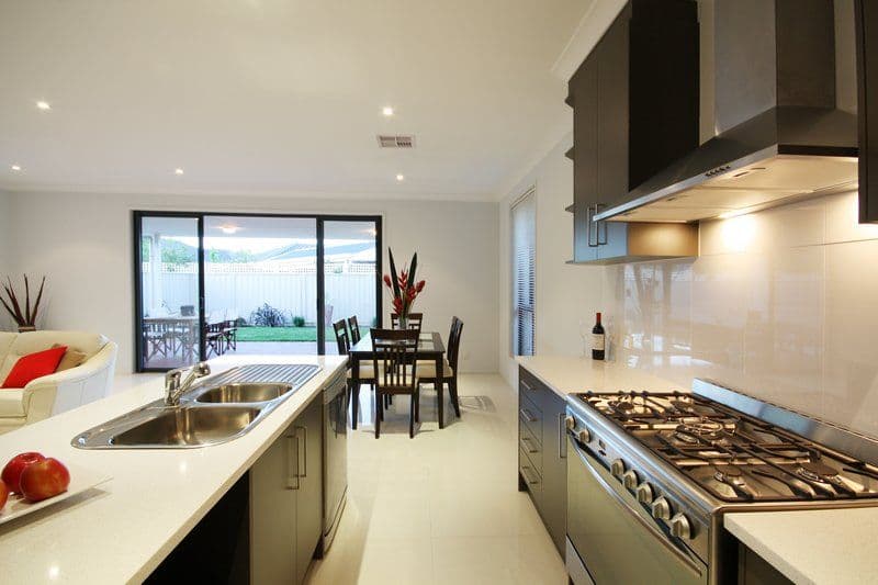 4 Heysen Crescent, WEST LAKES SHORE SA 5020, West Lakes Shore - Thumbnail 3