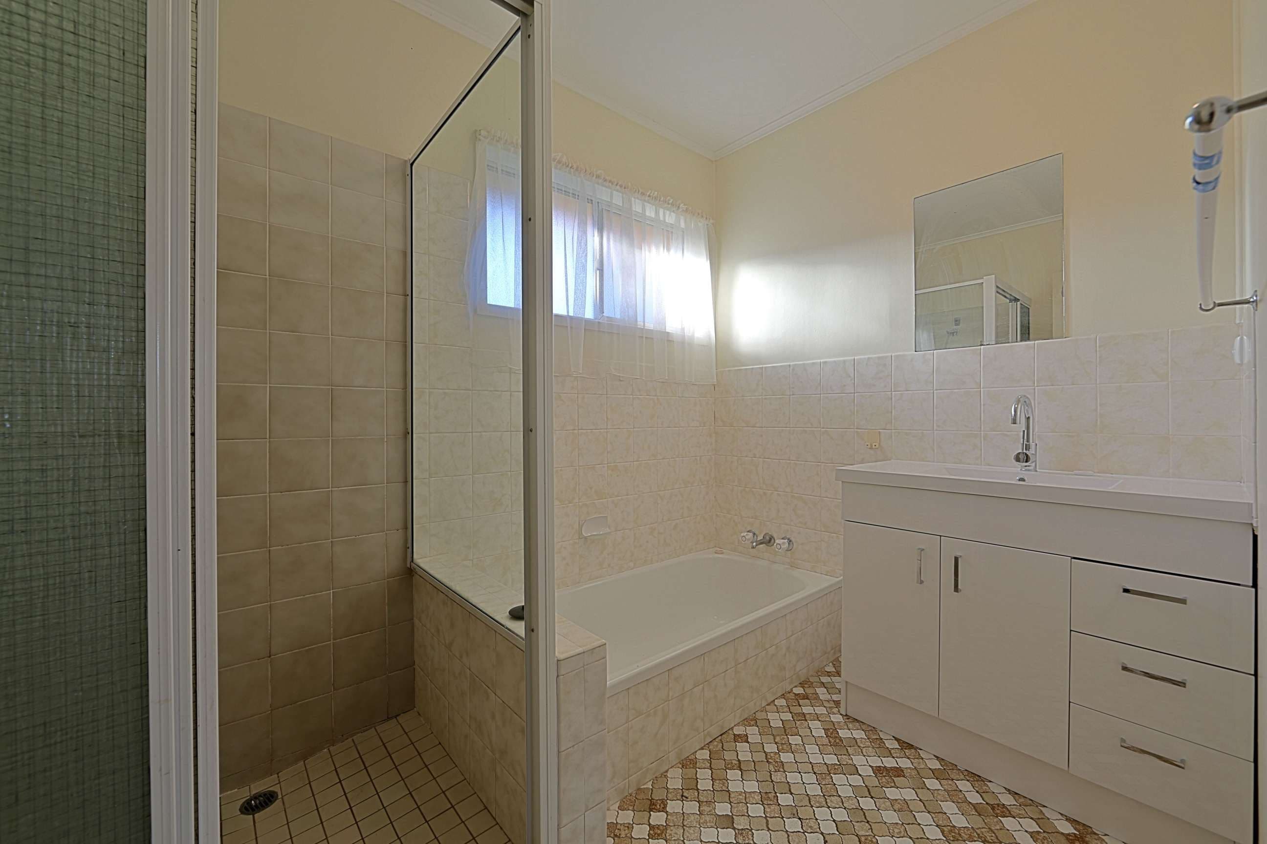 2 Searle Street, THABEBAN QLD 4670, Thabeban - Thumbnail 3