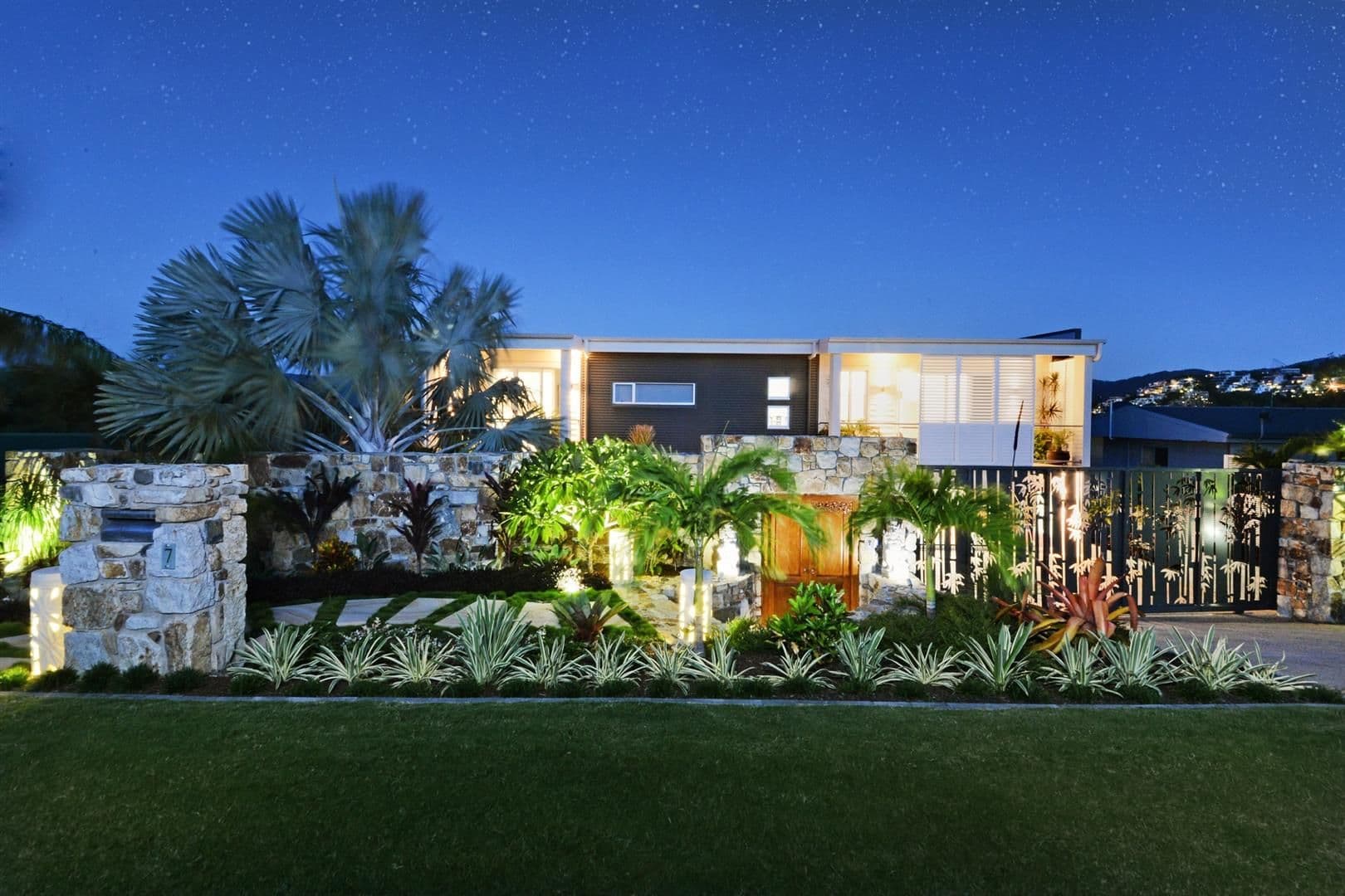 7 Summit Avenue, AIRLIE BEACH QLD 4802, Airlie Beach - Thumbnail 3