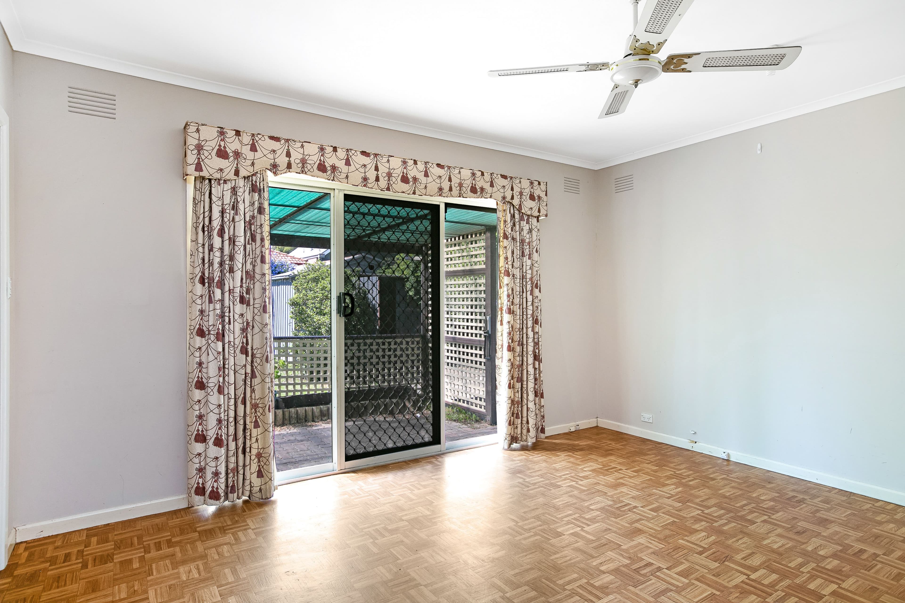 14 Heather Court, Glenroy VIC 3046, Glenroy - Thumbnail 3