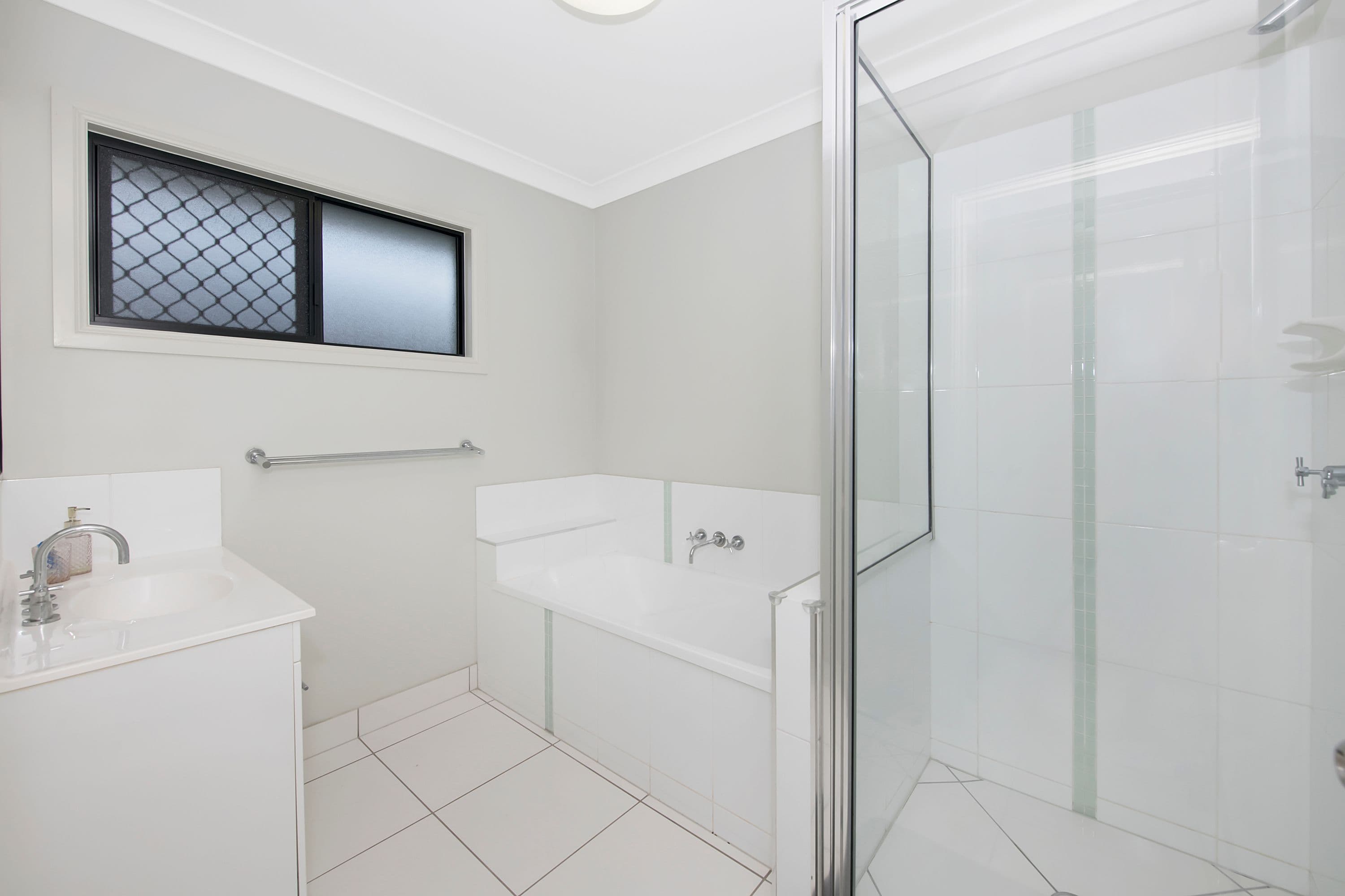 16 Yanooa Court, Bushland Beach QLD 4818, Bushland Beach - Thumbnail 2