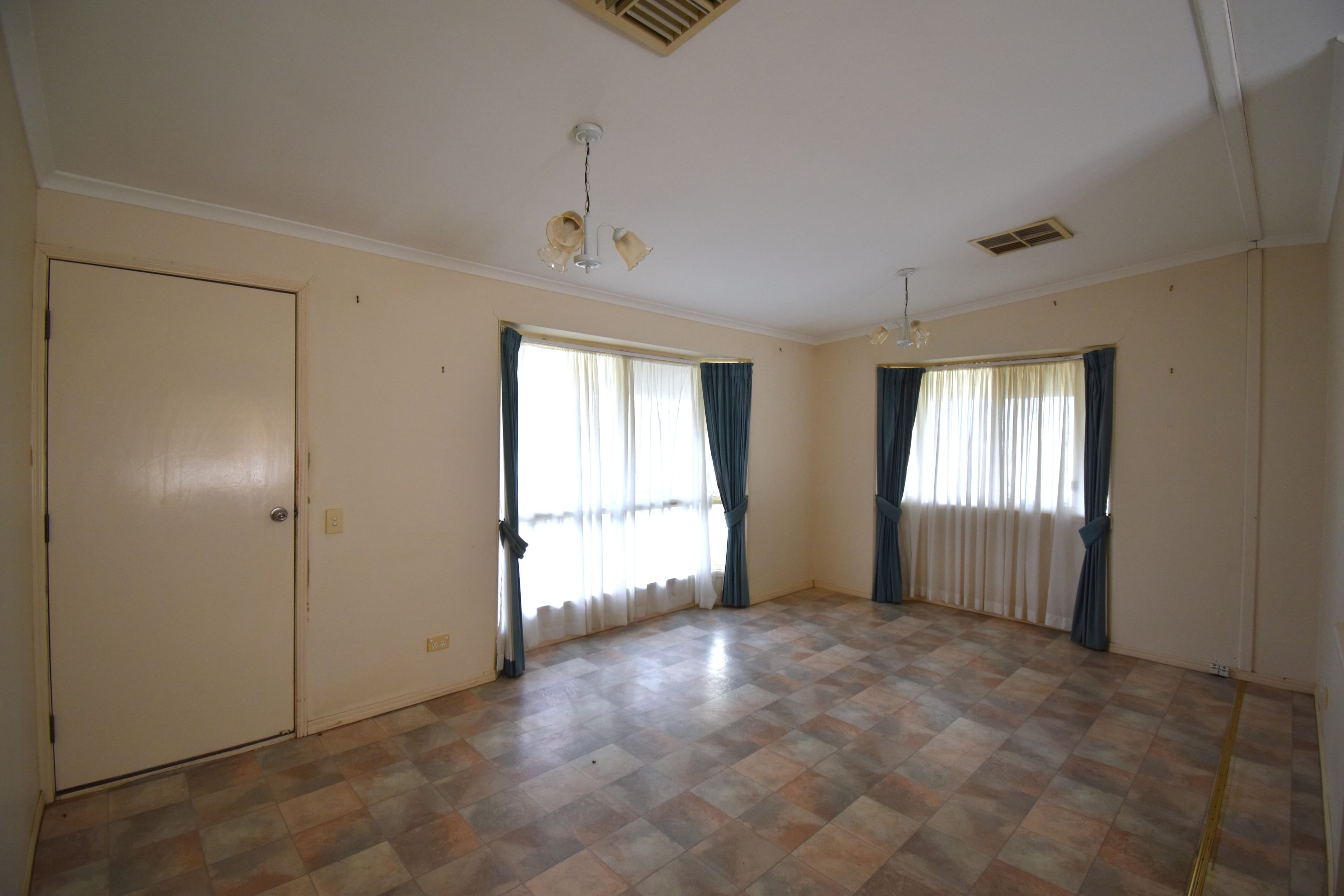 18 Teal Street, Longreach QLD 4730, Longreach - Thumbnail 5