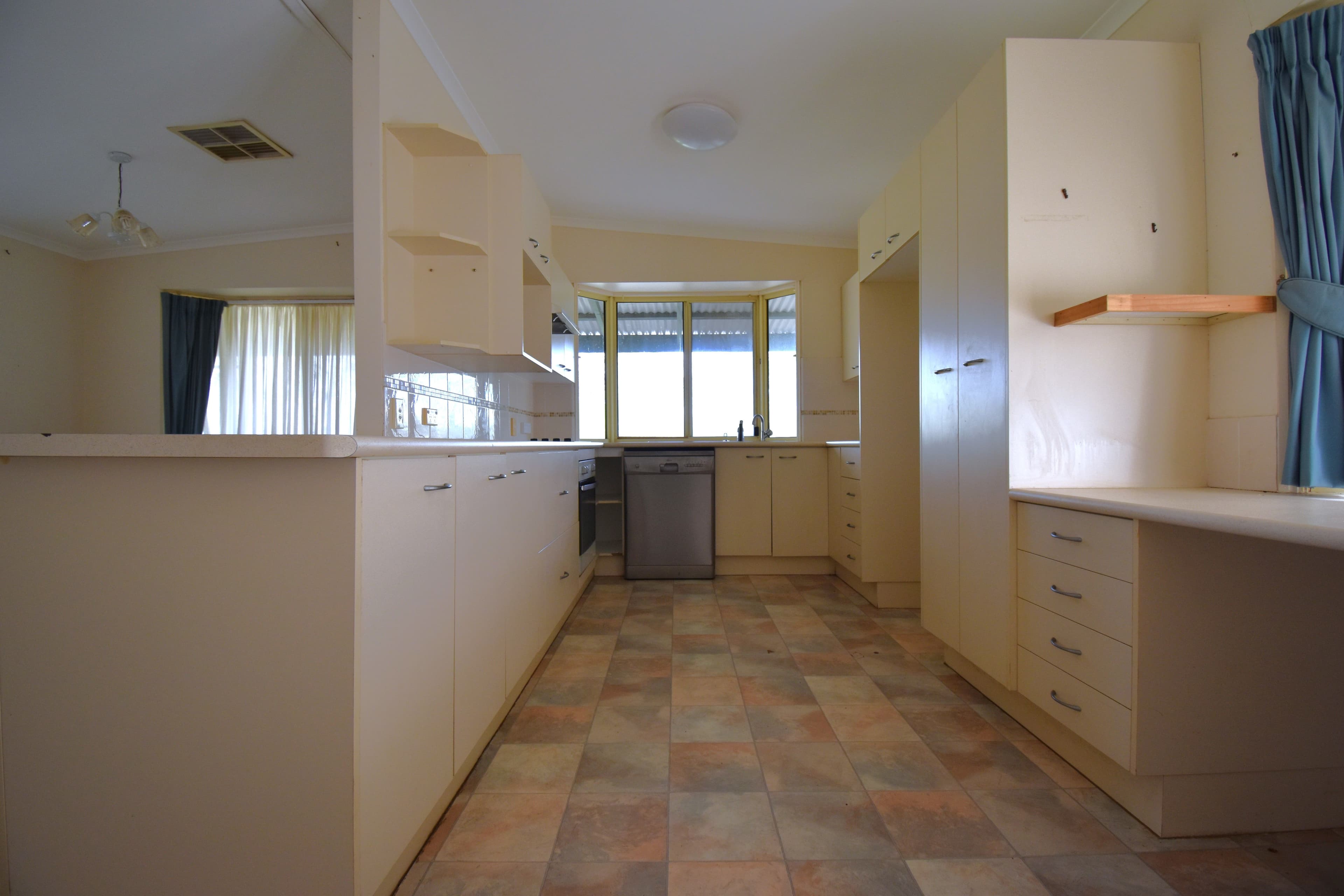 18 Teal Street, Longreach QLD 4730, Longreach - Thumbnail 6