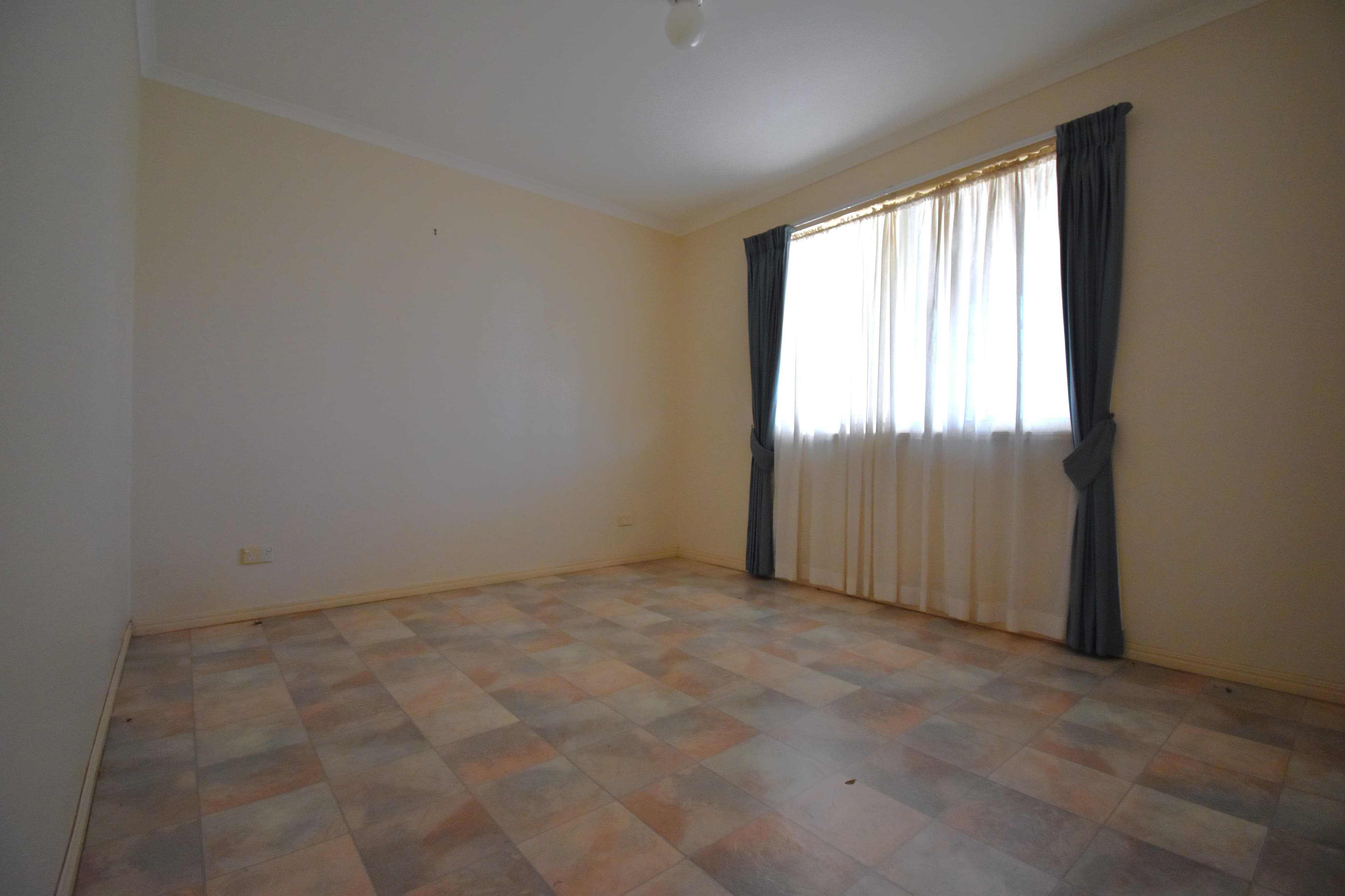 18 Teal Street, Longreach QLD 4730, Longreach - Thumbnail 7